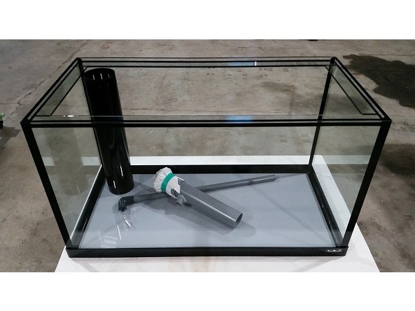 クリアシーホース水槽ブラックデザイン