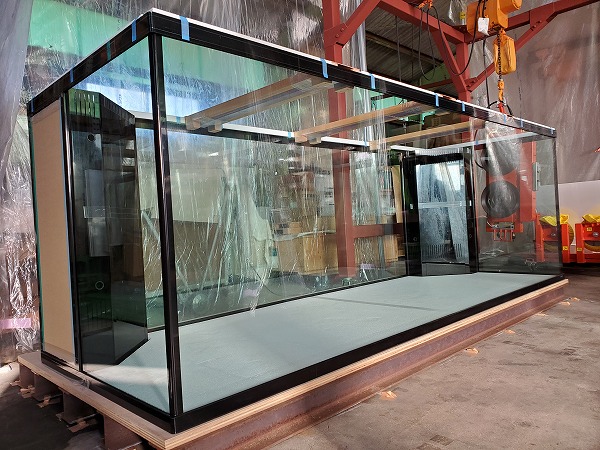 シーホース水槽ブラックデザイン