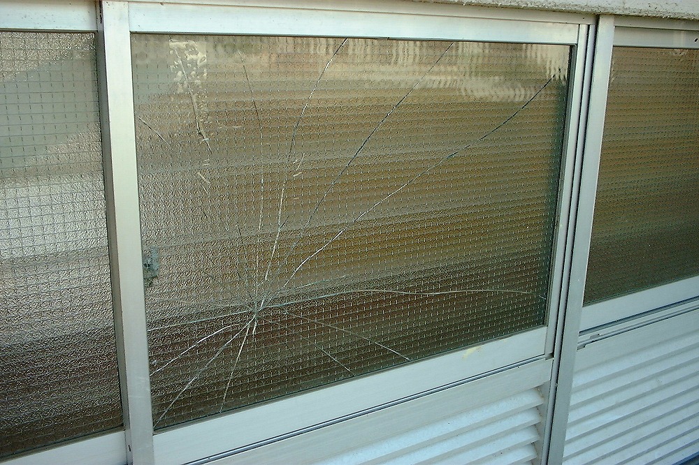 アルミサッシのガラス修繕